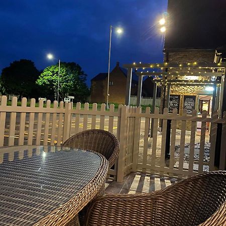 The Queens Head Inn ميلتون إيرنيست المظهر الخارجي الصورة