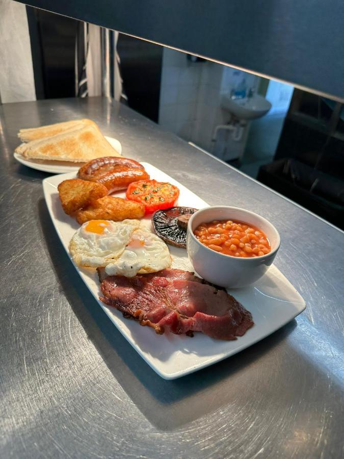 The Queens Head Inn ميلتون إيرنيست المظهر الخارجي الصورة