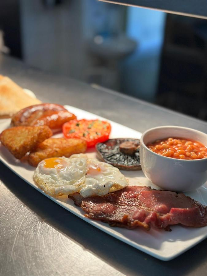 The Queens Head Inn ميلتون إيرنيست المظهر الخارجي الصورة
