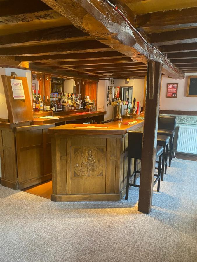 The Queens Head Inn ميلتون إيرنيست المظهر الخارجي الصورة